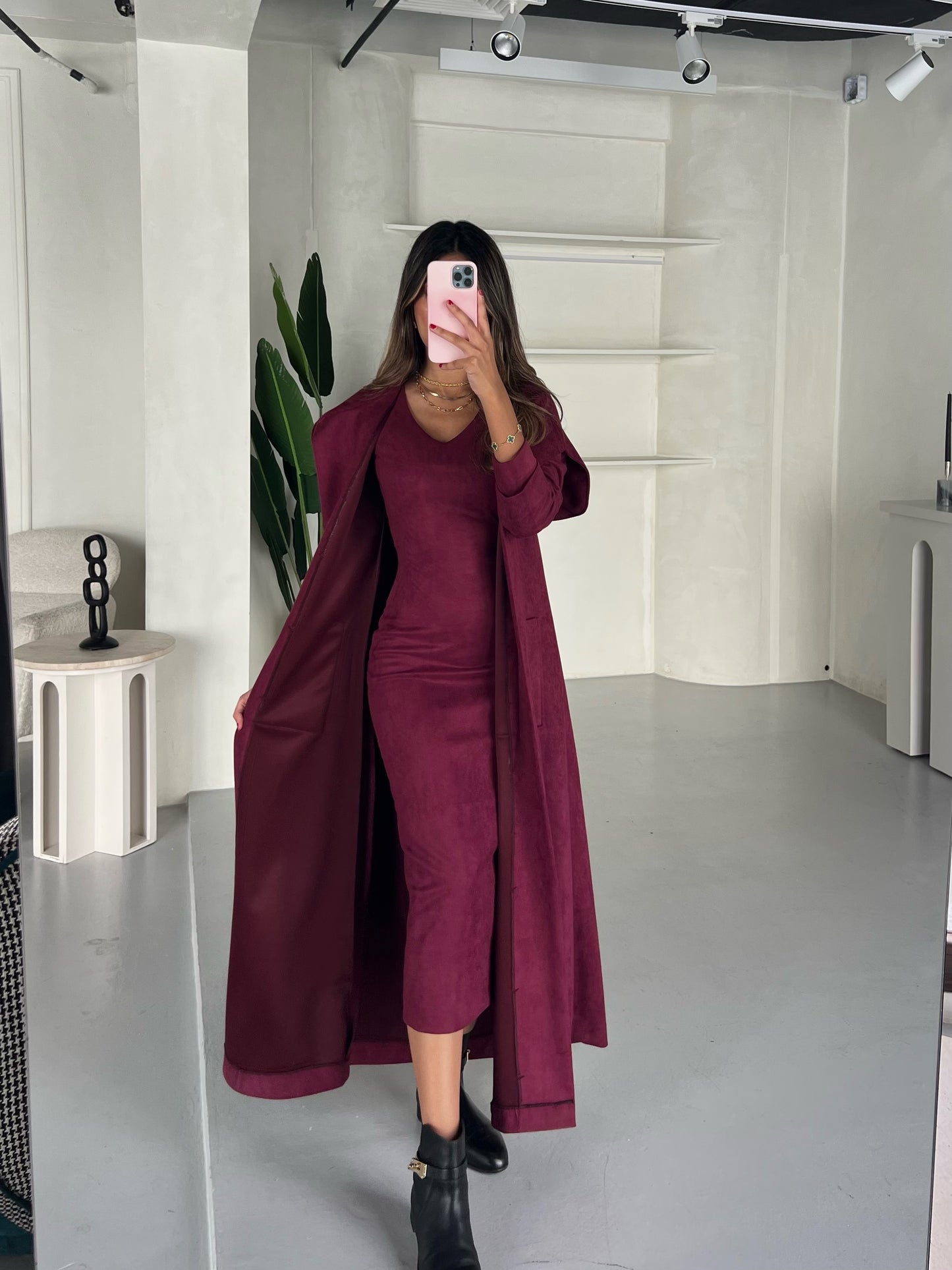 EVELYN MAROON