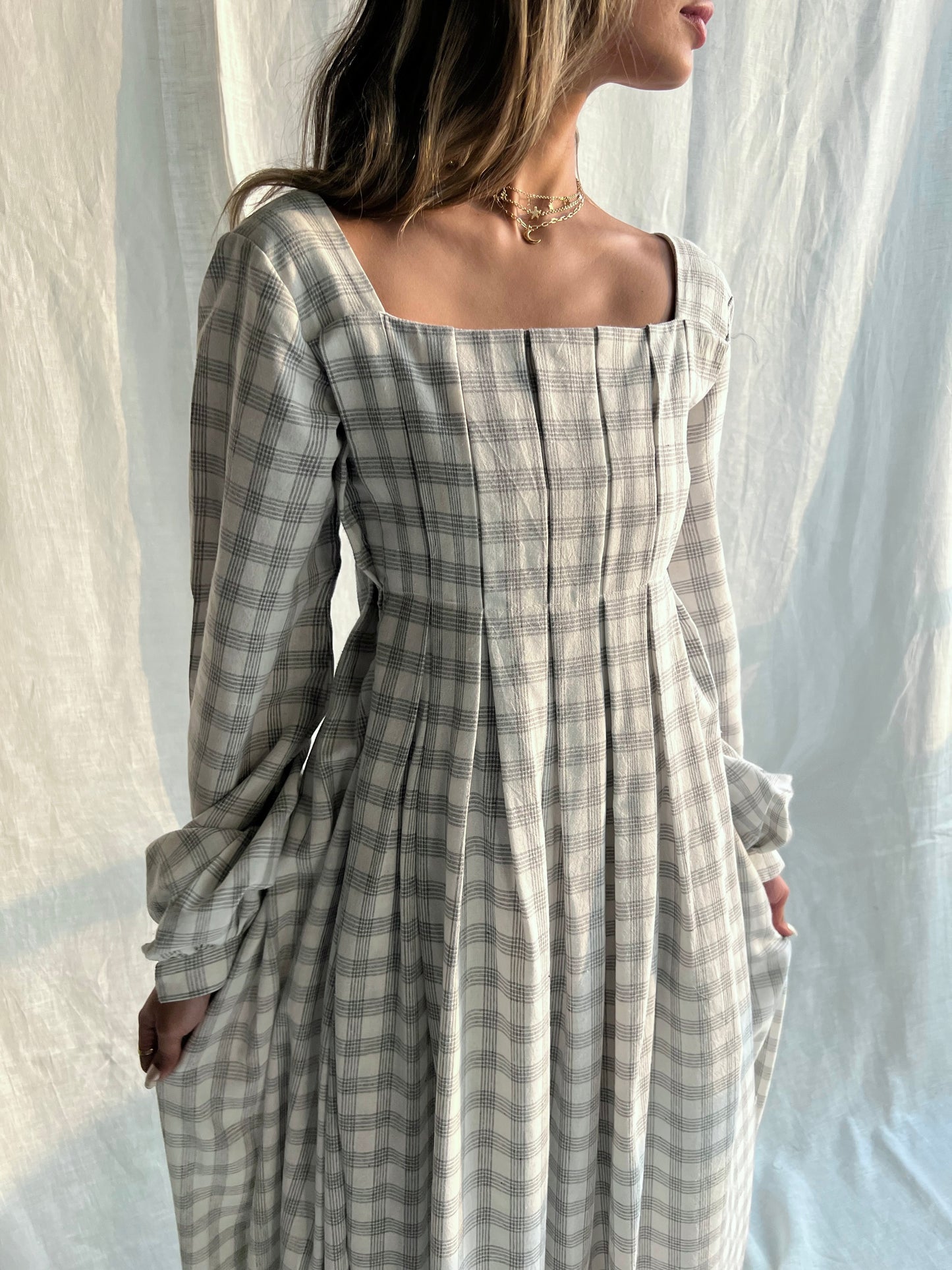 Daphne grey